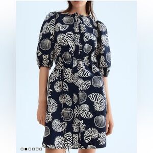 NWT H&M Puff-sleeved dress with sea shell pattern navy & white XL